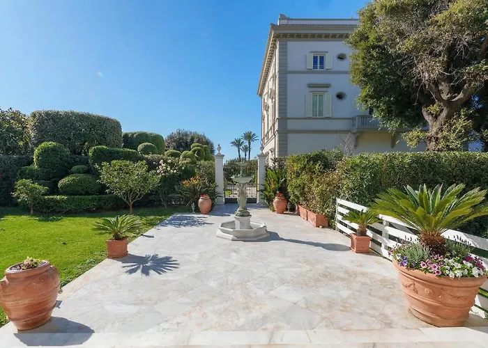 Villa Bianca A Few Steps By The Sea With Exclusive Garden & Jacuzzi
